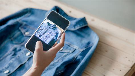 apps to make fake backgrounds to sell clothing